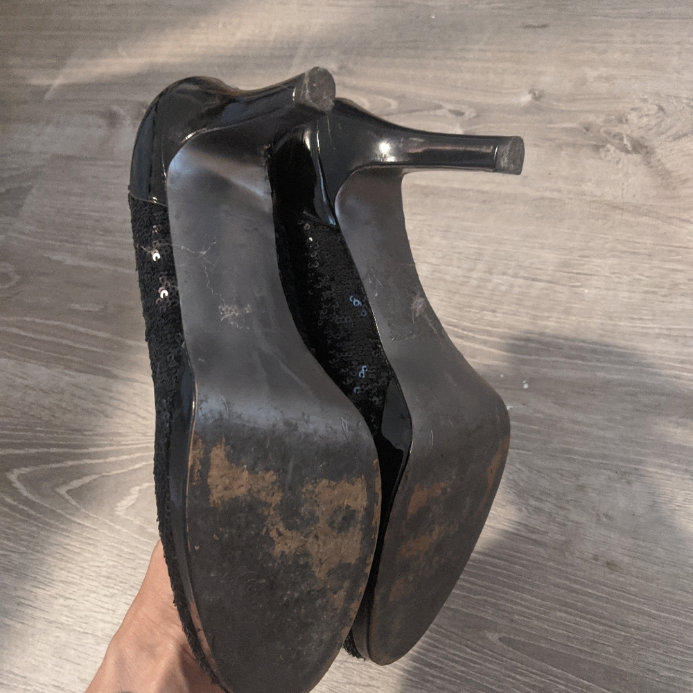Heels - Picture 2 of 3